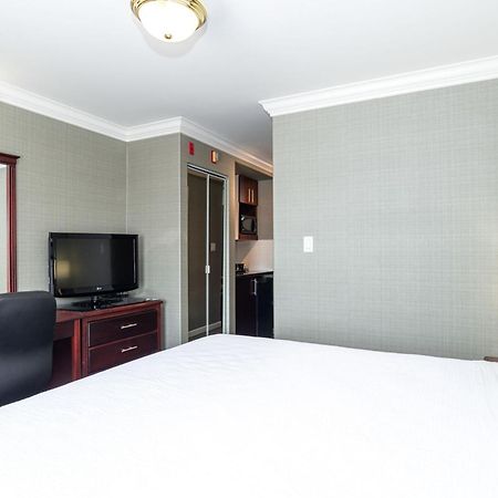 Sandman Hotel Red Deer Esterno foto