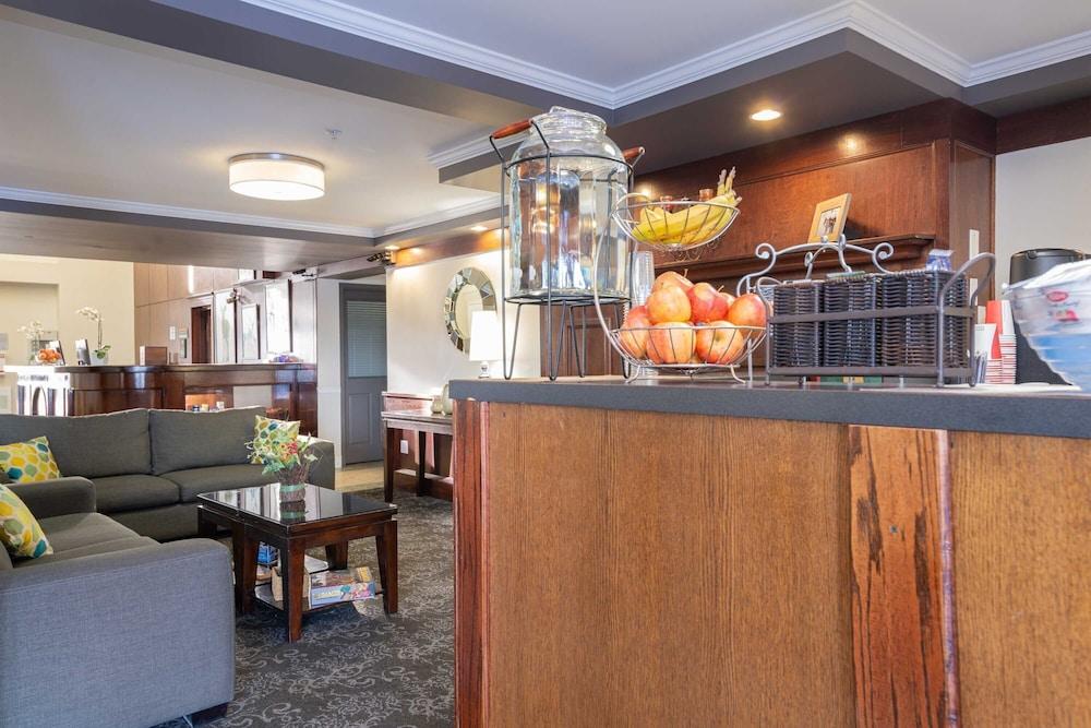 Sandman Hotel Red Deer Esterno foto