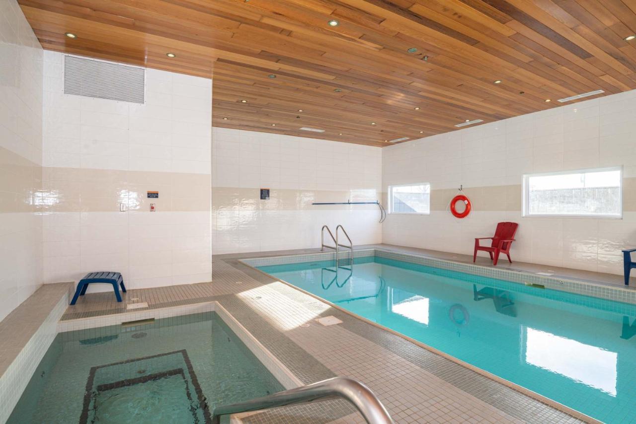 Sandman Hotel Red Deer Esterno foto