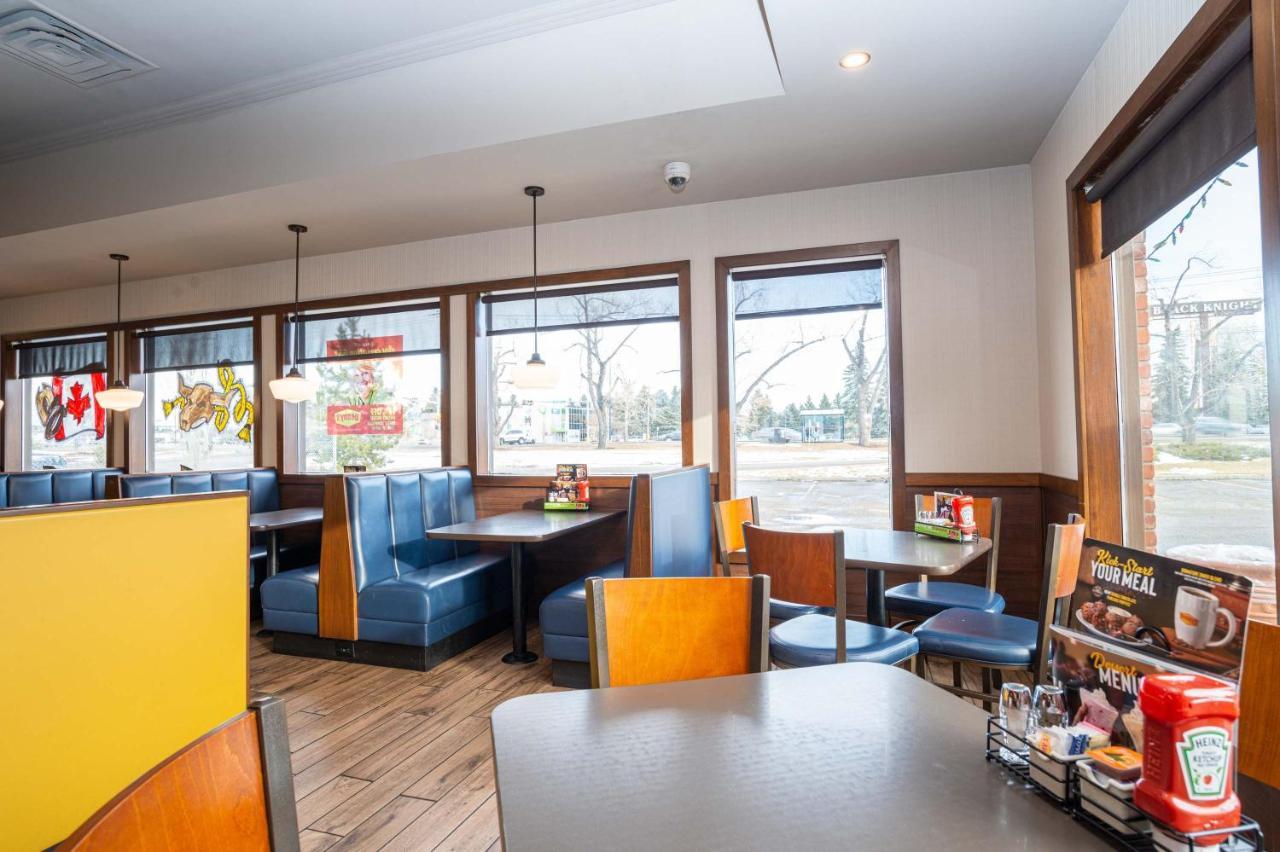 Sandman Hotel Red Deer Esterno foto