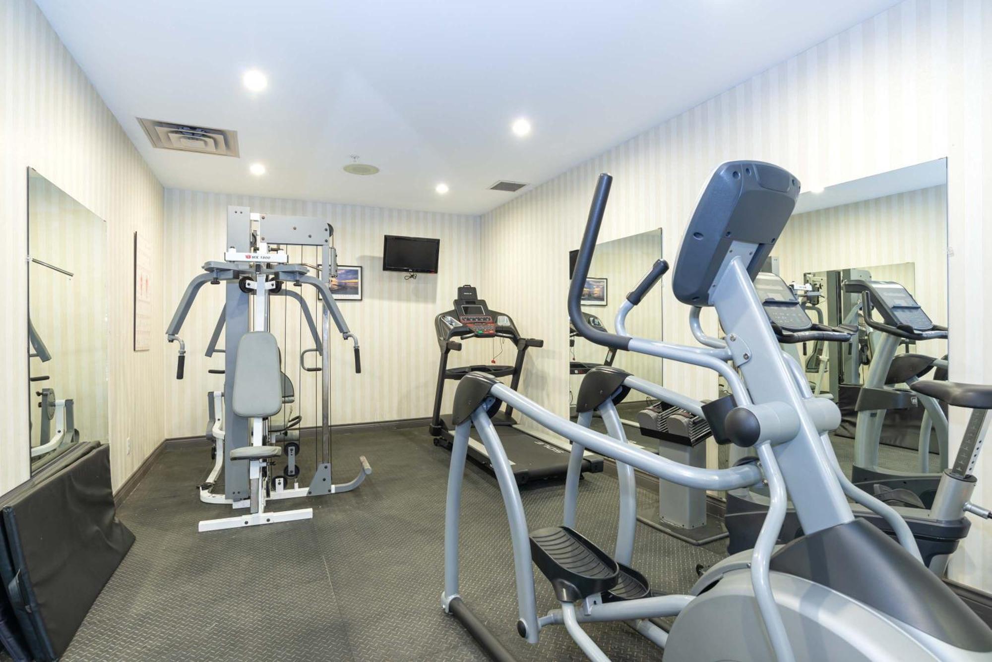 Sandman Hotel Red Deer Esterno foto