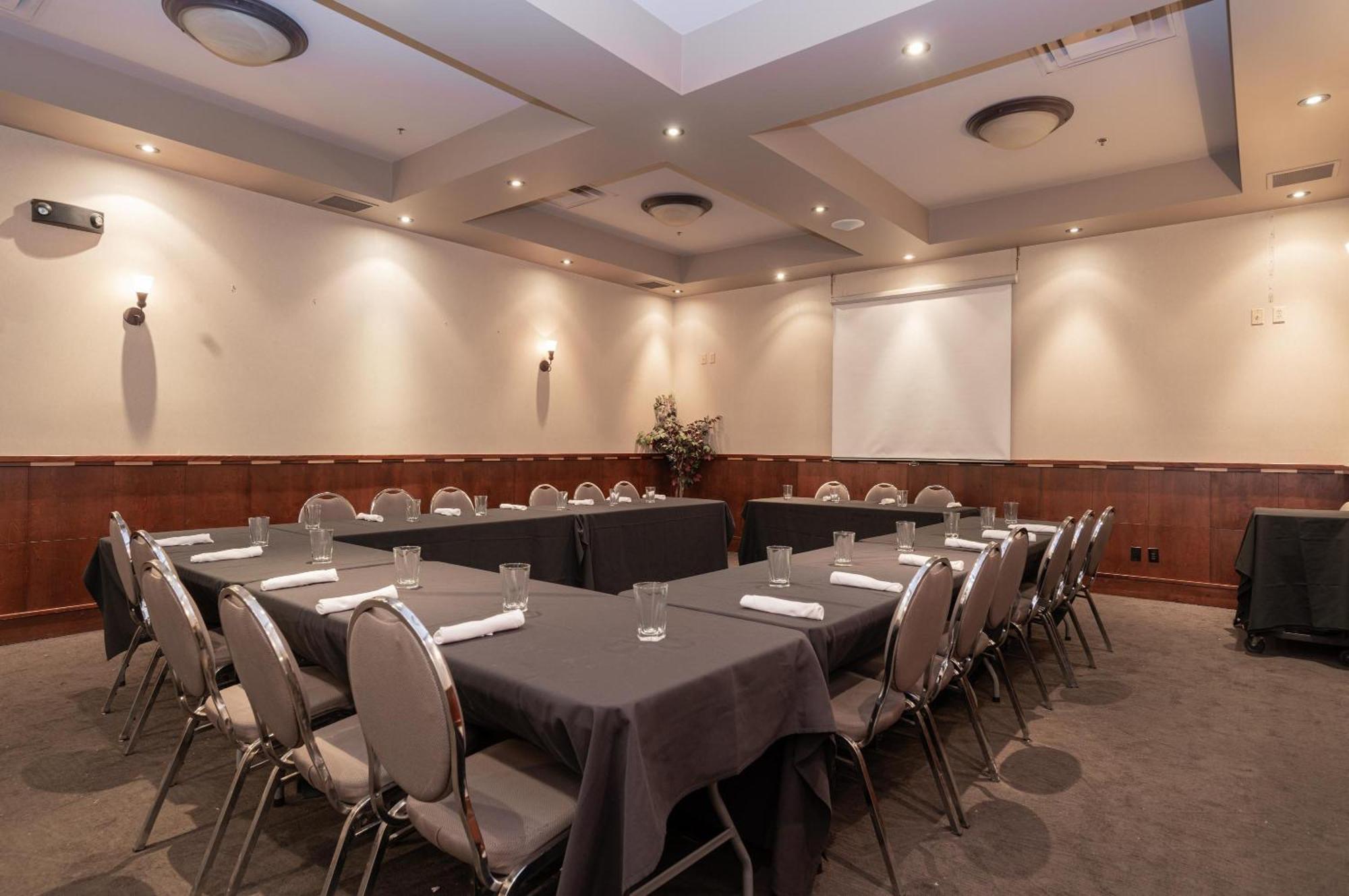 Sandman Hotel Red Deer Esterno foto